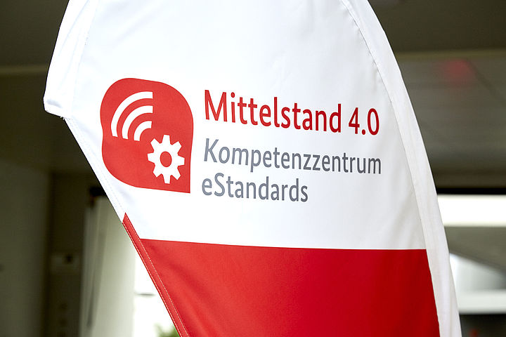 Mittelstand 4.0-Kompetenzzentrum eStandards Flagge Mittelstand 4.0-Kompetenzzentrum eStandards Banner
