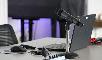 26 03 Podcast Mikrofon 730x440