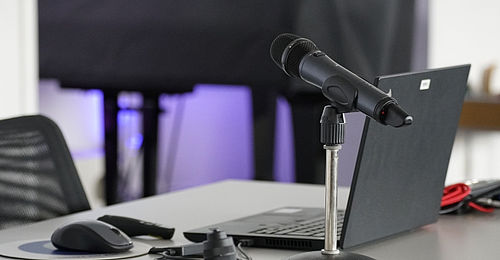 26 03 Podcast Mikrofon 730x440
