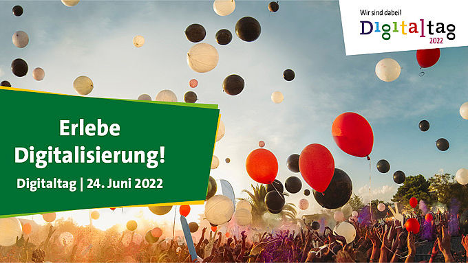 Digitaltag 2022 Rote, schwarze und weiße Lutballons fliegen in den Himmel