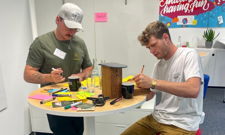 Das flowbee-Team im Brainstorming