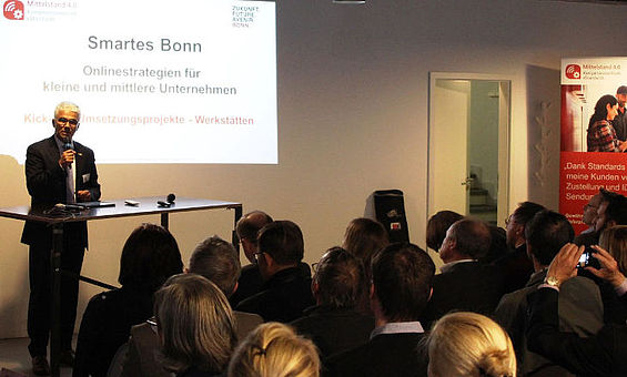 Begrüßung Oberbürgermeister Oberbürgermeister Ashok Sridharan begrüßt die Gäste