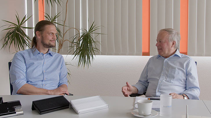 So digitalisieren Metallverarbeiter Bo Bäckström und Tim Schlachtenrodt im Gespräch