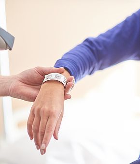 Servicebeziehungen mit GSRN eindeutig identifizieren Beispielhafte Anwendung der GSRN für mehr Patientensicherheit im Krankenhaus