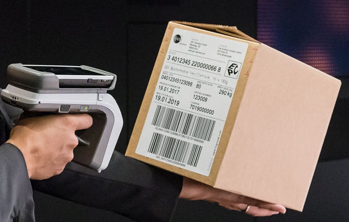 Barcode-Scanning eines Transportetiketts