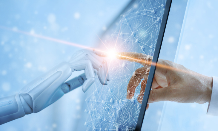 Künstliche Intelligenz Menschliche berührt Screen und Roboterhand