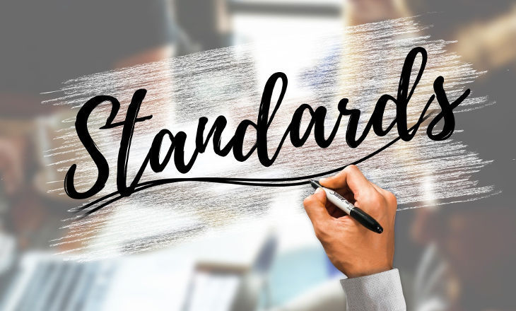 Standardisierung Schriftzug Standards
